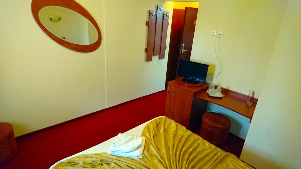 Hotel Pui De Urs Βουκουρέστι Εξωτερικό φωτογραφία