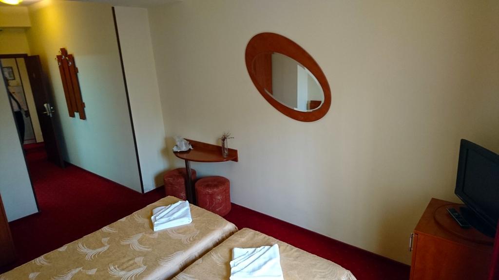 Hotel Pui De Urs Βουκουρέστι Εξωτερικό φωτογραφία