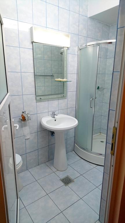 Hotel Pui De Urs Βουκουρέστι Εξωτερικό φωτογραφία