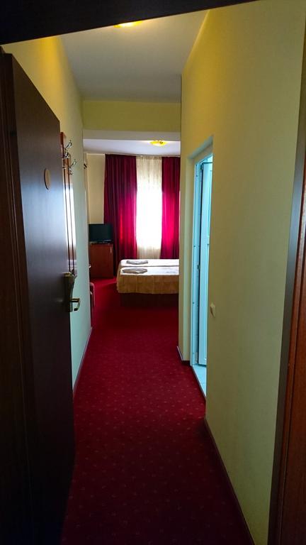 Hotel Pui De Urs Βουκουρέστι Εξωτερικό φωτογραφία